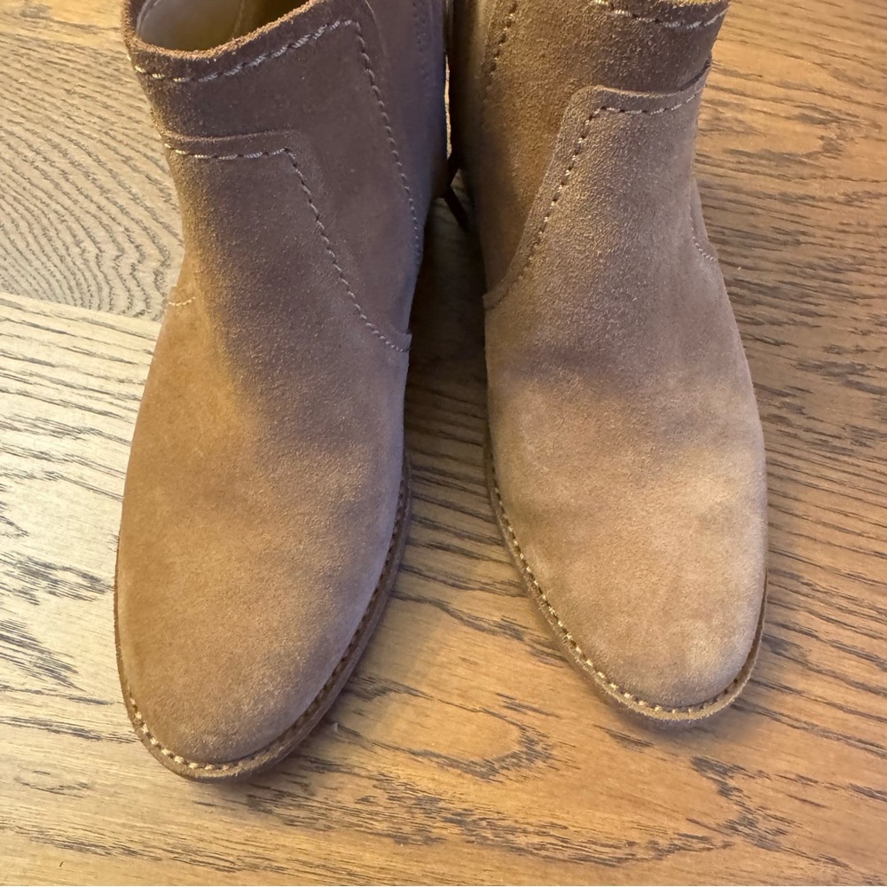 UGG Women's‎ Leahy ankle boot in chestnut suede. Western block Heel Bootie - Picture 3 of 13